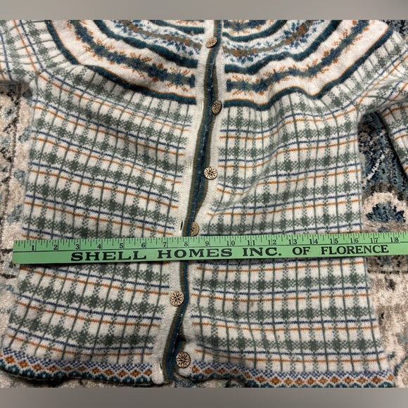 Appleseed’s Limited Edition Button Up sweater - Picture 3 of 5